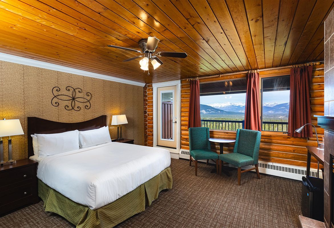 Overlander Mountain Lodge