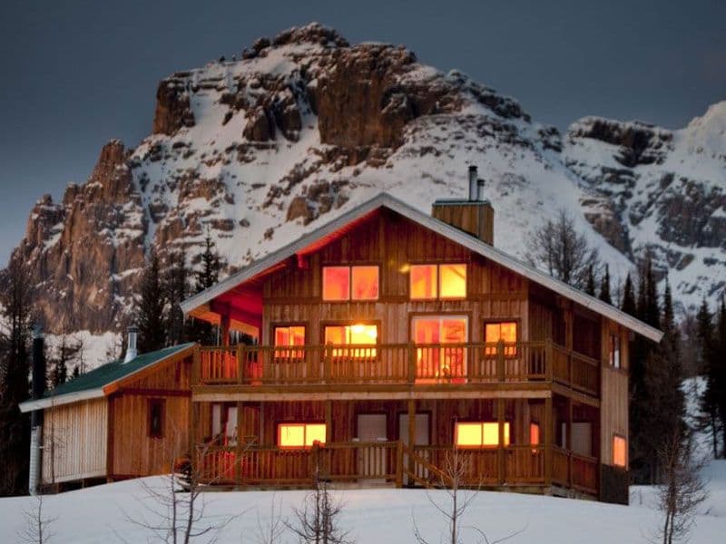 Common area with mountain views